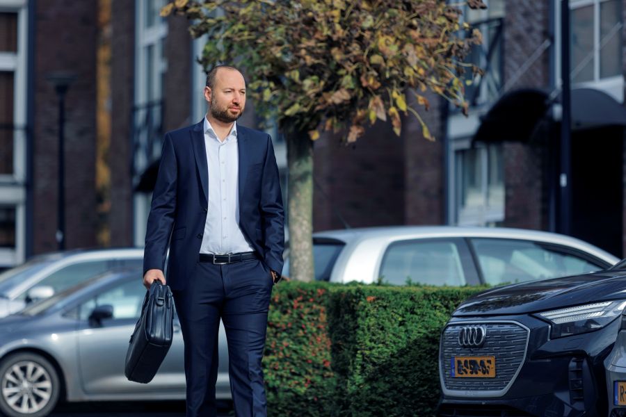 Kacmaztolken op afstand